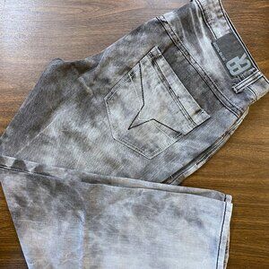 ROYAL BLUE APPAREL Gray Stonewashed straight fit, 38" x 32", Men's jeans.